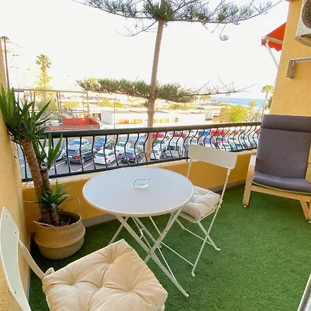 Apartment Estudio En Cristianos. Ubicacion Ideal. *