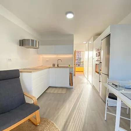 Estudio En Cristianos. Ubicacion Ideal. Apartment